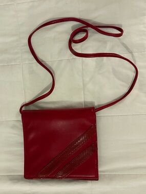 Vintage Bloomingdale’s Red Leather Purse
